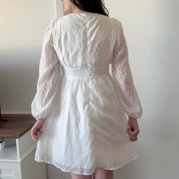 Printed Jacard lantern sleeve little white Dress - Picture 7 of 11